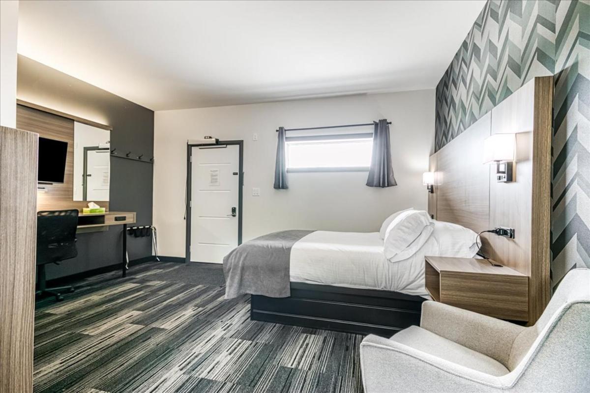 Manitoulin Motel Little Current Екстер'єр фото
