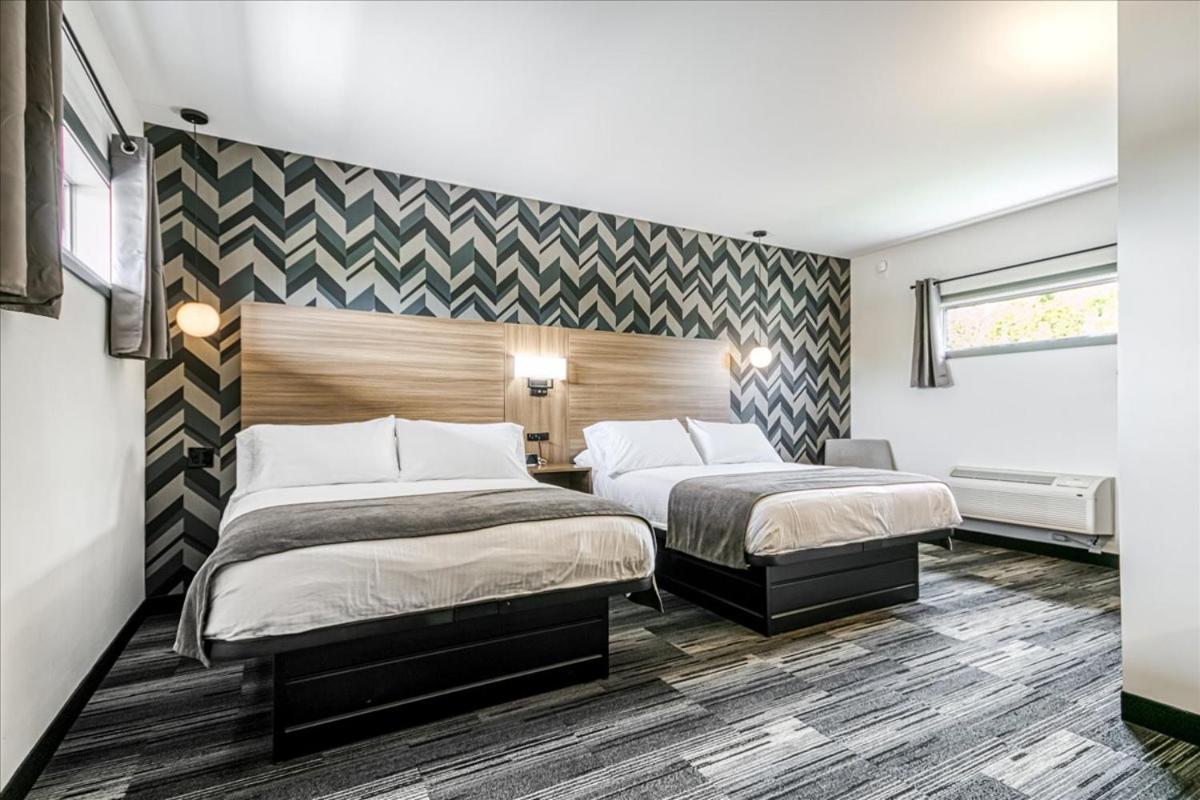 Manitoulin Motel Little Current Екстер'єр фото